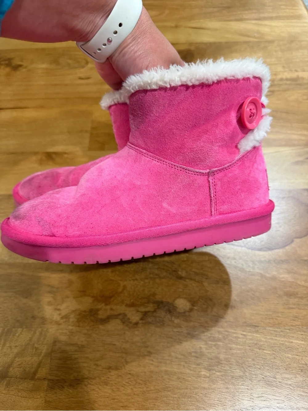 Koolaburra bright pink